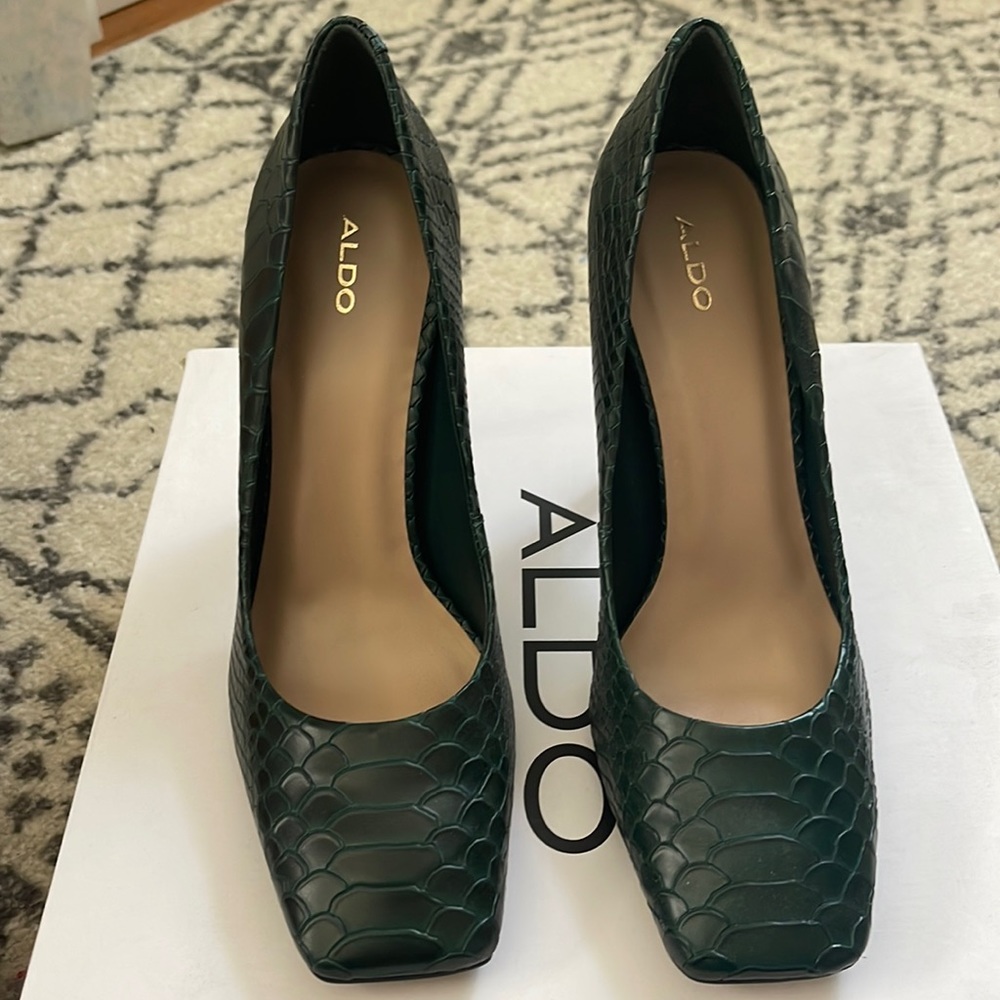 Aldo snake skin heels